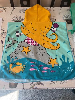 Capa de baño niña sirena con capucha