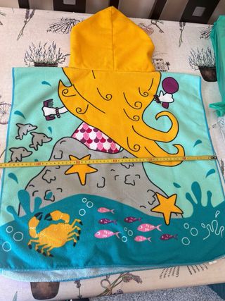 Capa de baño niña sirena con capucha