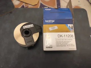 Impresora de etiquetas Brother QL-800 + Rollo DK-1