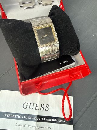 Reloj Guess Mujer Plata y Negro