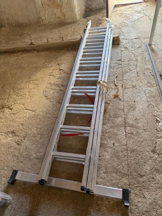 Escalera extensible 3 tramos y 6 metros.