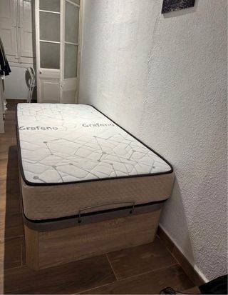 Canapé abatible y colchón en liquidación