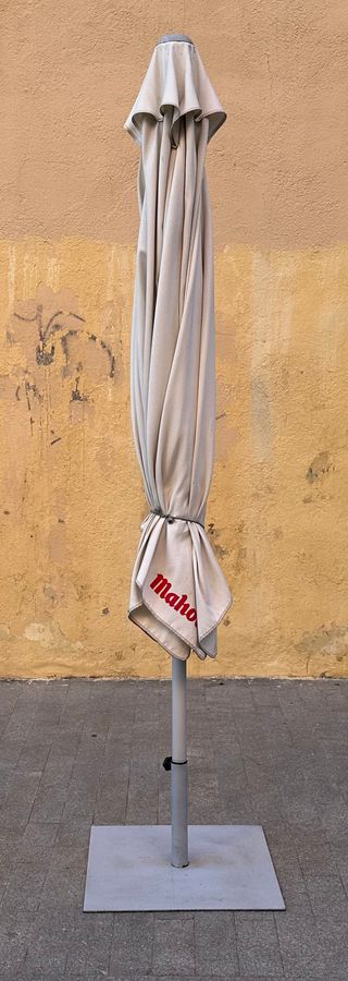 Sombrilla Mahou 2.40 x 2.40 con base