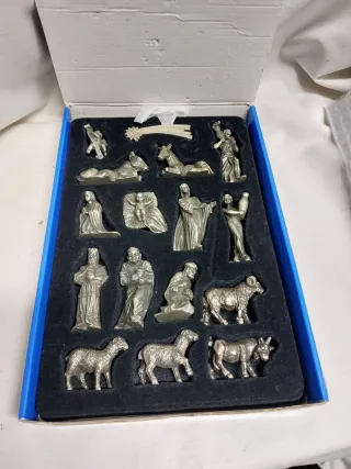 Belén Metálico 7cm Belenes del Mundo con portal