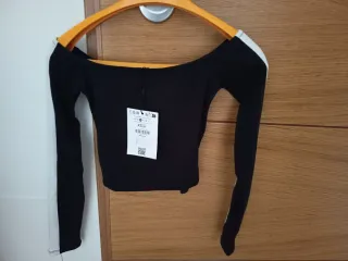 Top NUEVO Negro Manga Larga Malibu 32