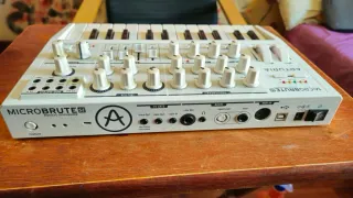 Arturia Microbrute SE Blanco