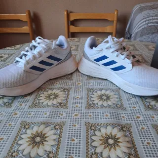 Zapatillas Adidas Blancas y Azules