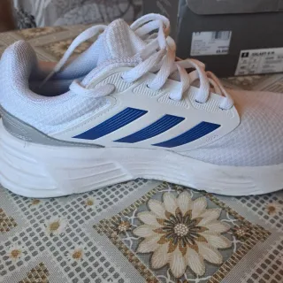 Zapatillas Adidas Blancas y Azules