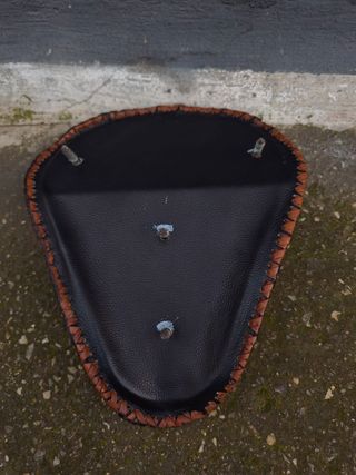 Asiento de cuero Harley Punisher