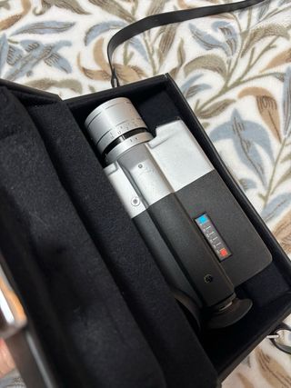 Cámara Super 8 Sankyo CM 300 + maletín