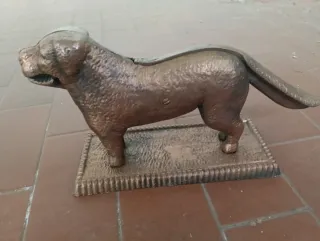 Antico schiaccianoci a forma di cane