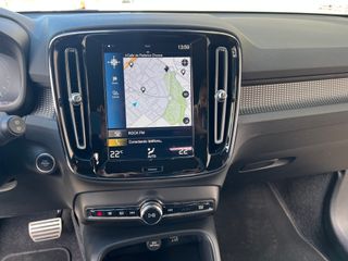 Volvo XC40 1.5 T5 TWIN RECHARGE R-DESIGN AUTO 262