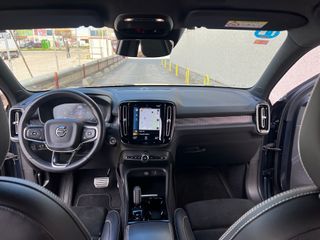 Volvo XC40 1.5 T5 TWIN RECHARGE R-DESIGN AUTO 262