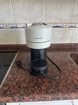 Cafetera Nespresso Vertuo Gris