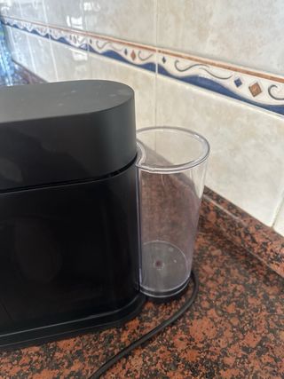 Cafetera Nespresso Vertuo Gris