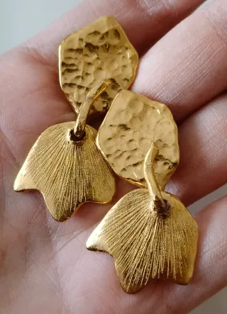 Pendientes Balenciaga Vintage Dorados martelé