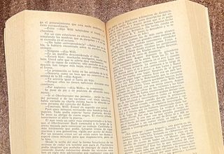 Libro Bombardero tapa blanda español