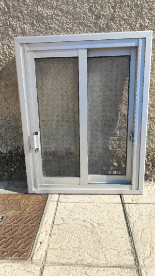 Ventana corredera de aluminio alto 75 ancho 58