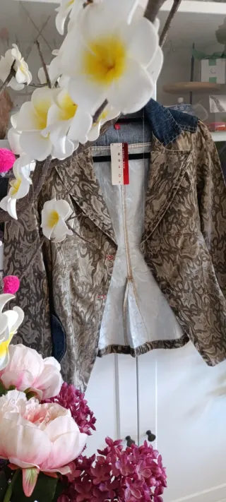 Chaqueta 10 fee denim y estampado