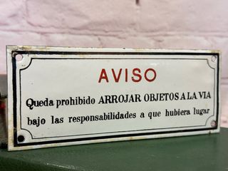 Letrero ferroviario antiguo