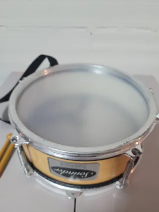 Tambor infantil Reig con baquetas