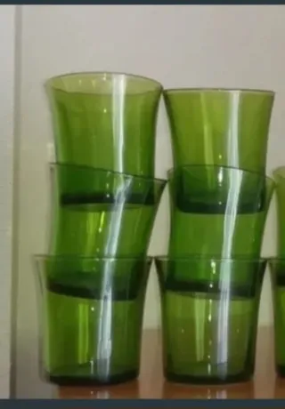 Vino. 6 Vasos de vidrio Duralex verde