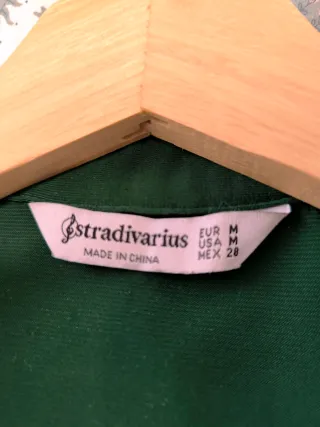 Camisa verde botella Stradivarius