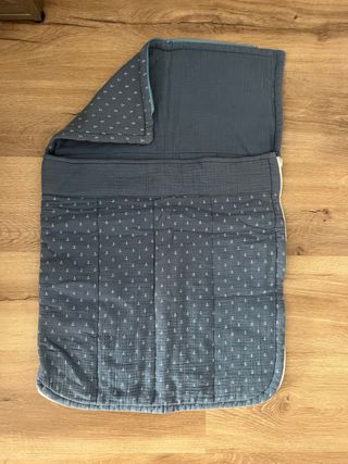 Saco de bebé con capucha