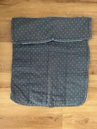 Saco de bebé con capucha