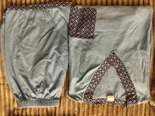 Pijama azul con estampado geométrico