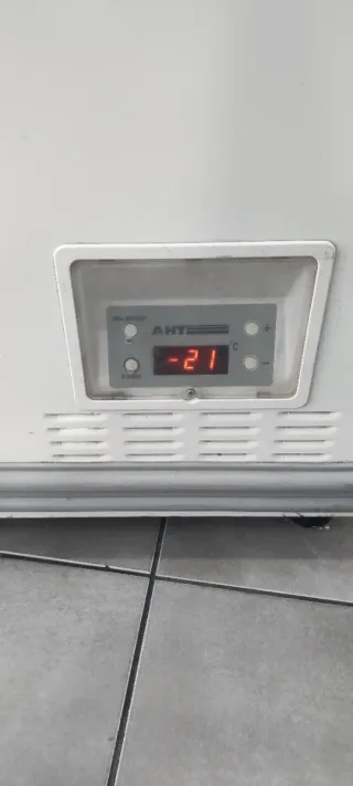 Isla congelador AHT funciona perfecta