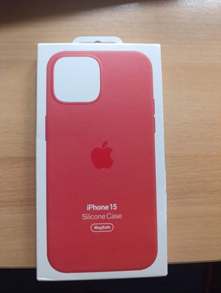Funda iPhone 15 Silicone Case MagSafe Roja