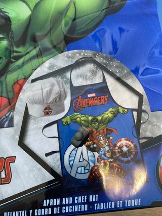 Delantal y Gorro Cocinero Marvel Avengers