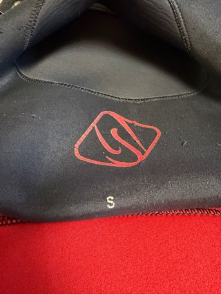 Traje neopreno barranquismo