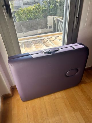 Camilla de masaje plegable de madera. Lila