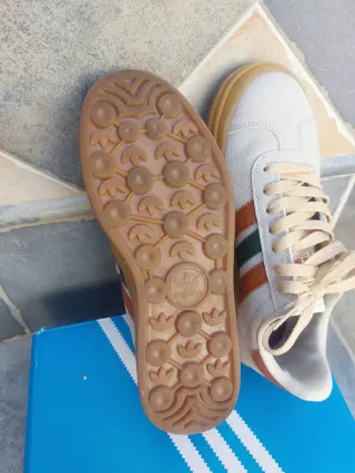 Zapatillas Adidas Beige y Naranja