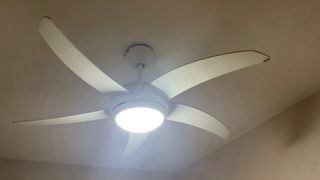 2 Ventiladores de techo blanco