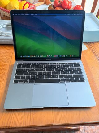 MacBook Air Retina 13' 2018 + Funda y Cargador