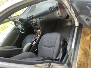 Mercedes-Benz Clase C 2004