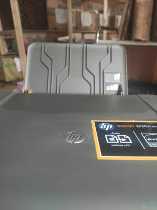 Impresora HP Deskjet 2050A Multifunción