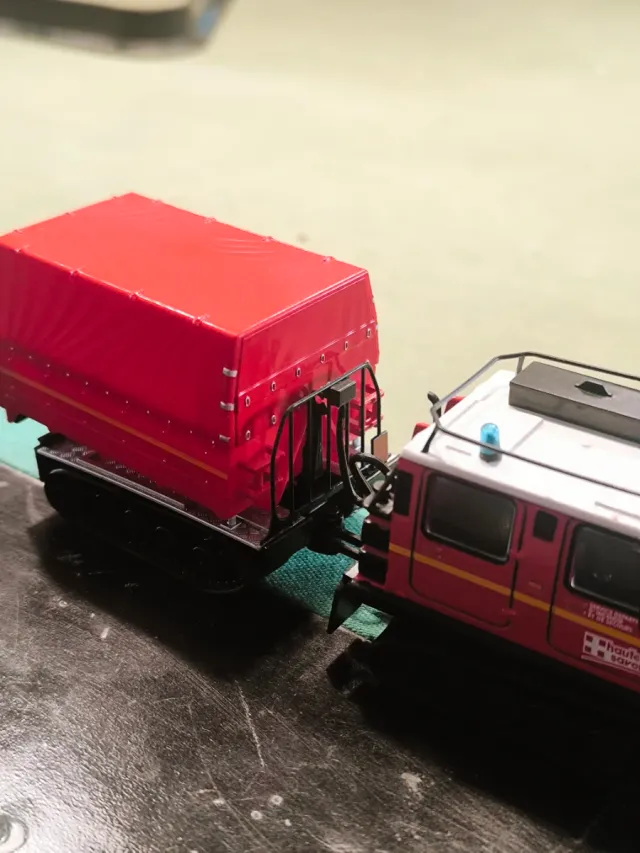 Camión oruga bomberos 1:43