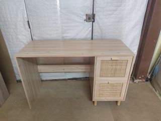 Escritorio duehome con cajonera de ratán