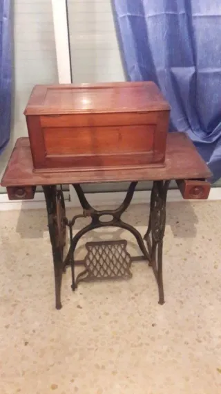 Máquina de coser Singer antigua ref: 629697-708697