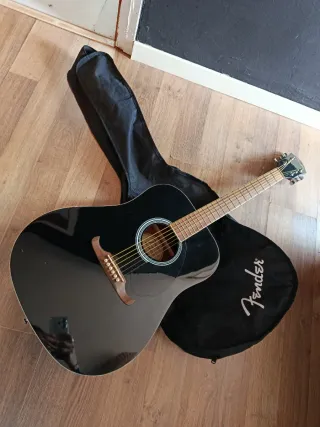 Guitarra Acústica Fender Negra con su funda