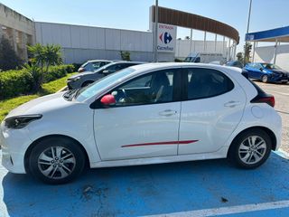 Toyota Yaris Active Tech Híbrido