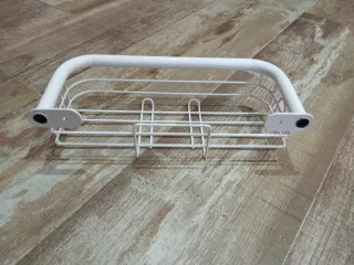 Estantería de metal blanca