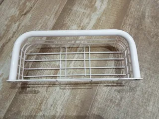 Estantería de metal blanca