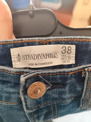 Pantalón vaquero Stradivarius Talla 38