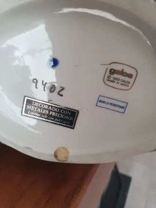 Jarrón Galos Cerámica Dorado y Blanco