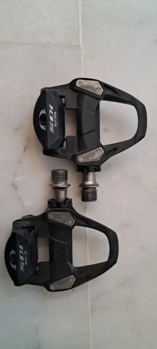 Pedales Shimano 105